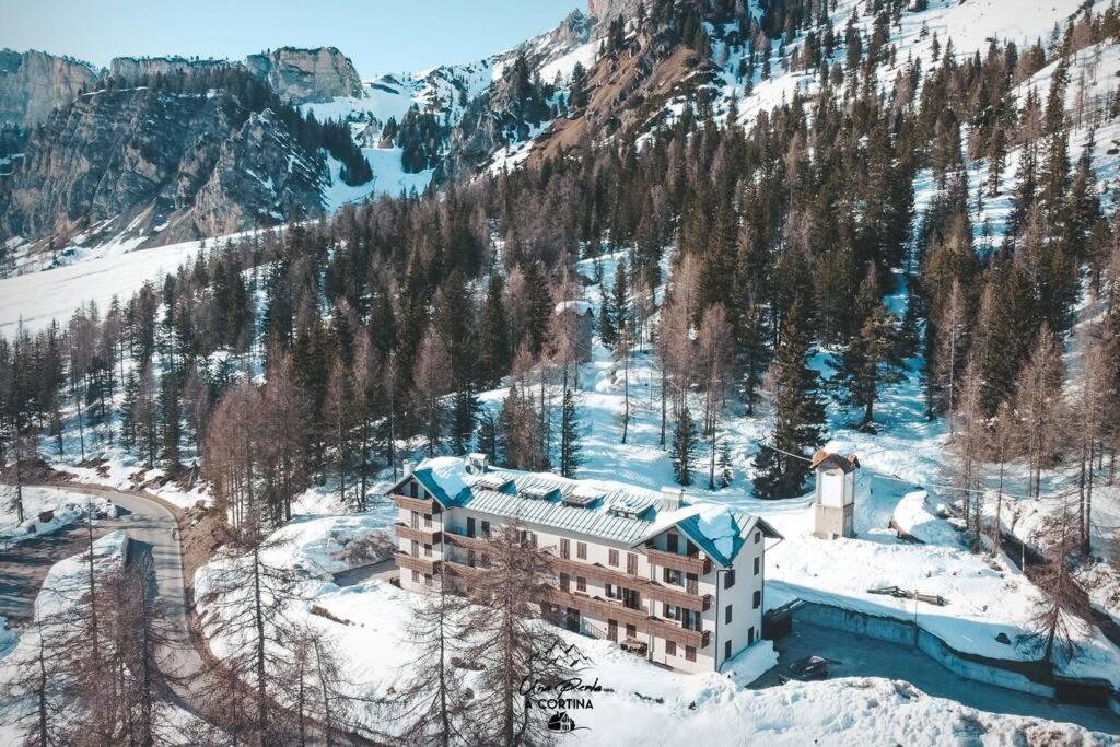 Una Perla A Cortina Кортина д'Ампецо Екстериор снимка